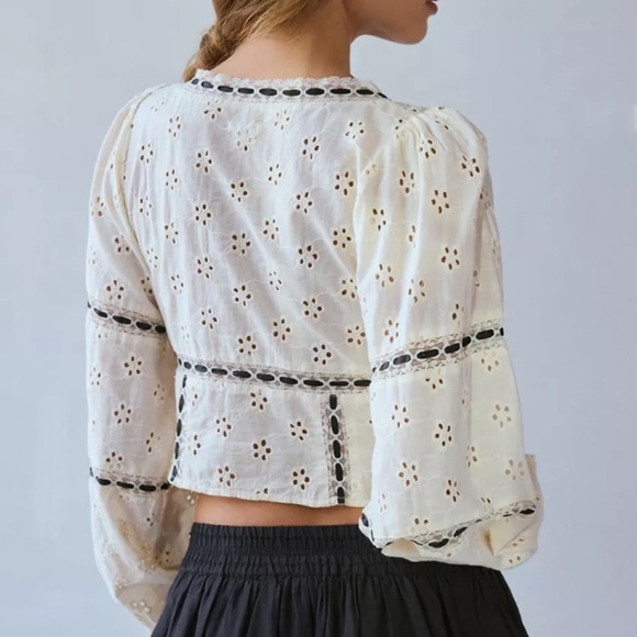 Urban Outfitters Kimchi Blue Selia Eyelet Square Neck Long Sleeve Blouse - Picture 3 of 12